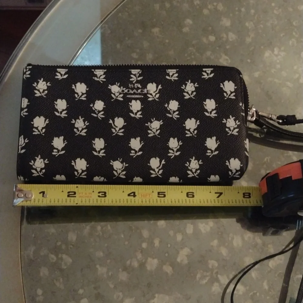 Wristlet - Picture 6 of 7